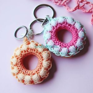 crochet donut keychain